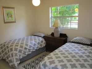 4 bedrooms, iron/ironing board, free WiFi, bed sheets