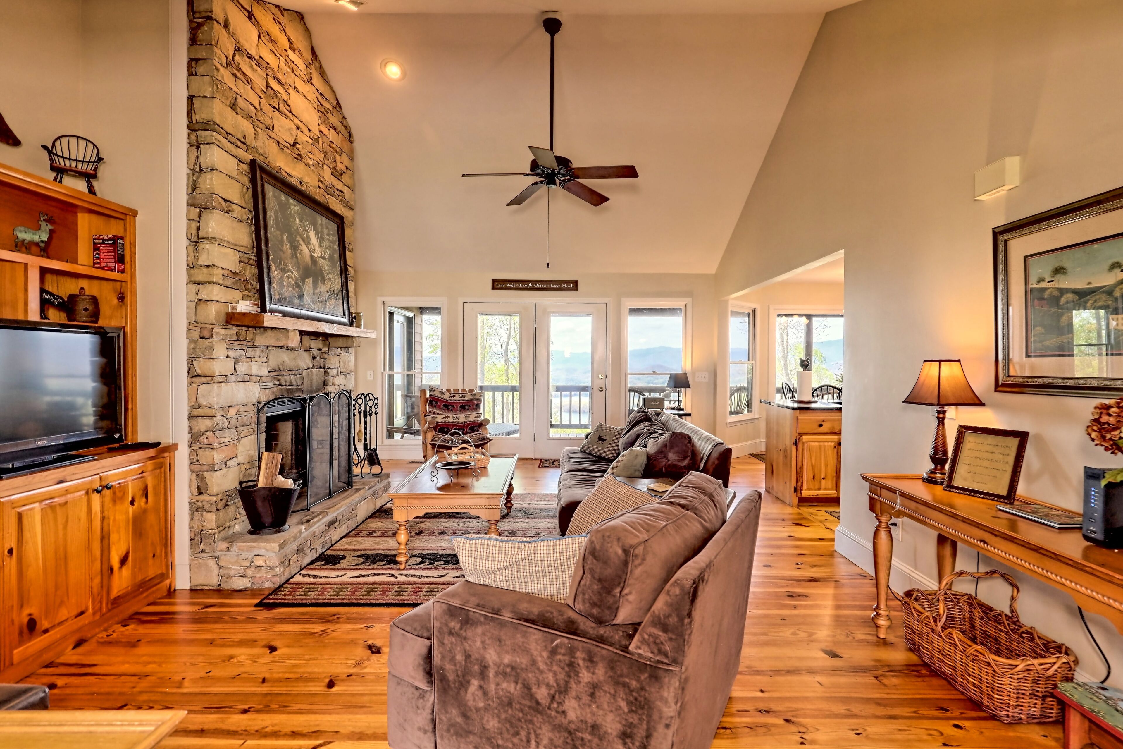 Smart TV, fireplace, DVD player, books