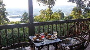 Outdoor dining - Amazing View of Lake Chatuge! (Hayesville)