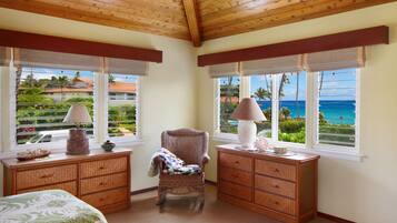 3 bedrooms, in-room safe, desk, iron/ironing board