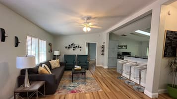 Smart TV, DVD player, books, stereo