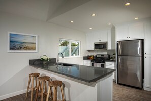 Fridge, microwave, oven, stovetop - Carlsbad Getaway - Spacious and new! (Carlsbad)