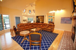 Smart TV, fireplace, DVD player, table football