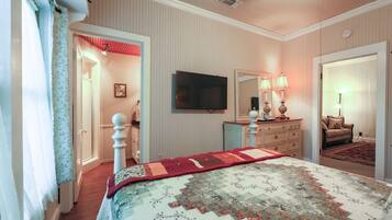 5 bedrooms, iron/ironing board, free WiFi, bed sheets