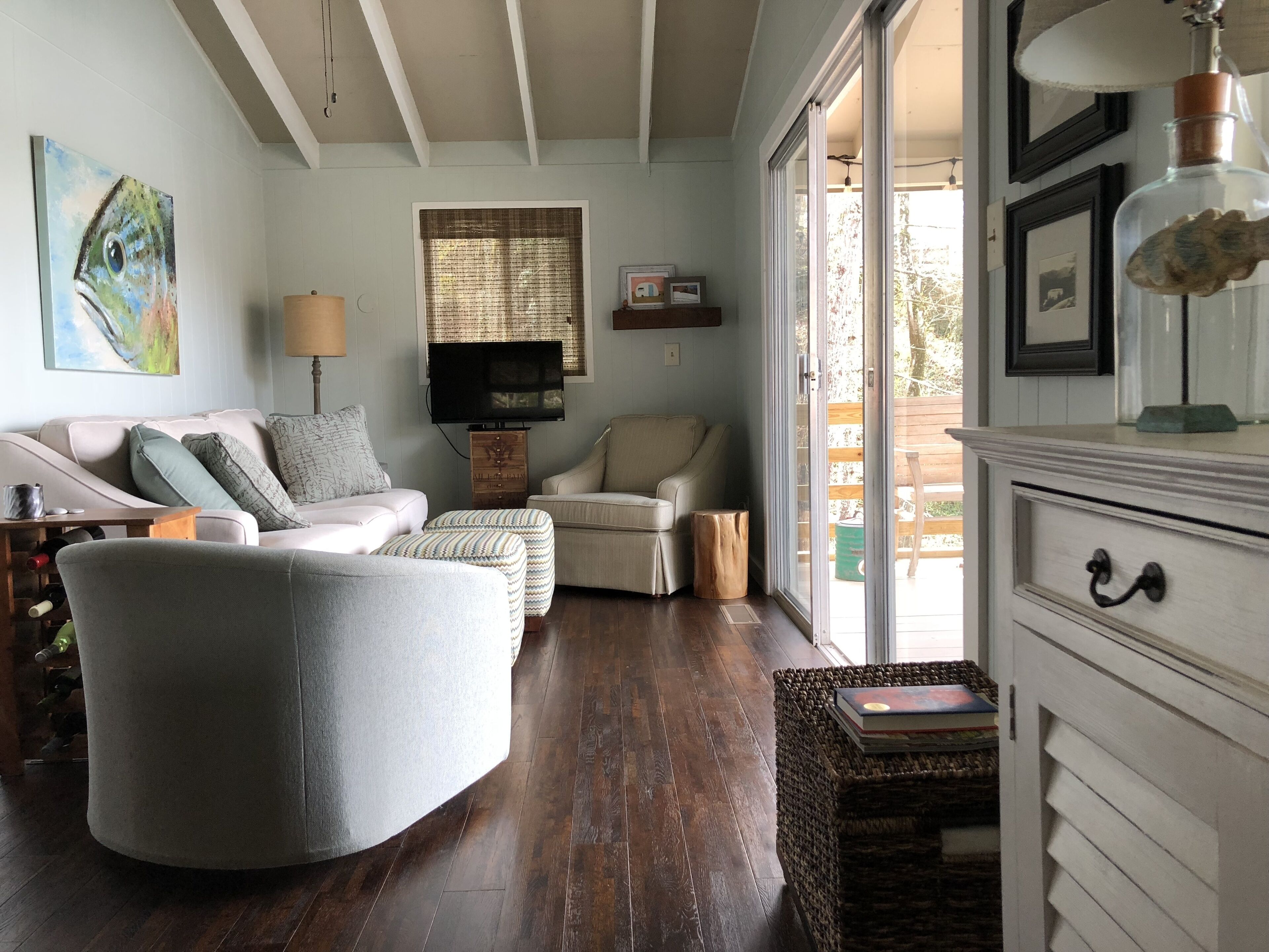 Serene Lakeside cottage with Views, Kayaks, canoe and Paddleboard