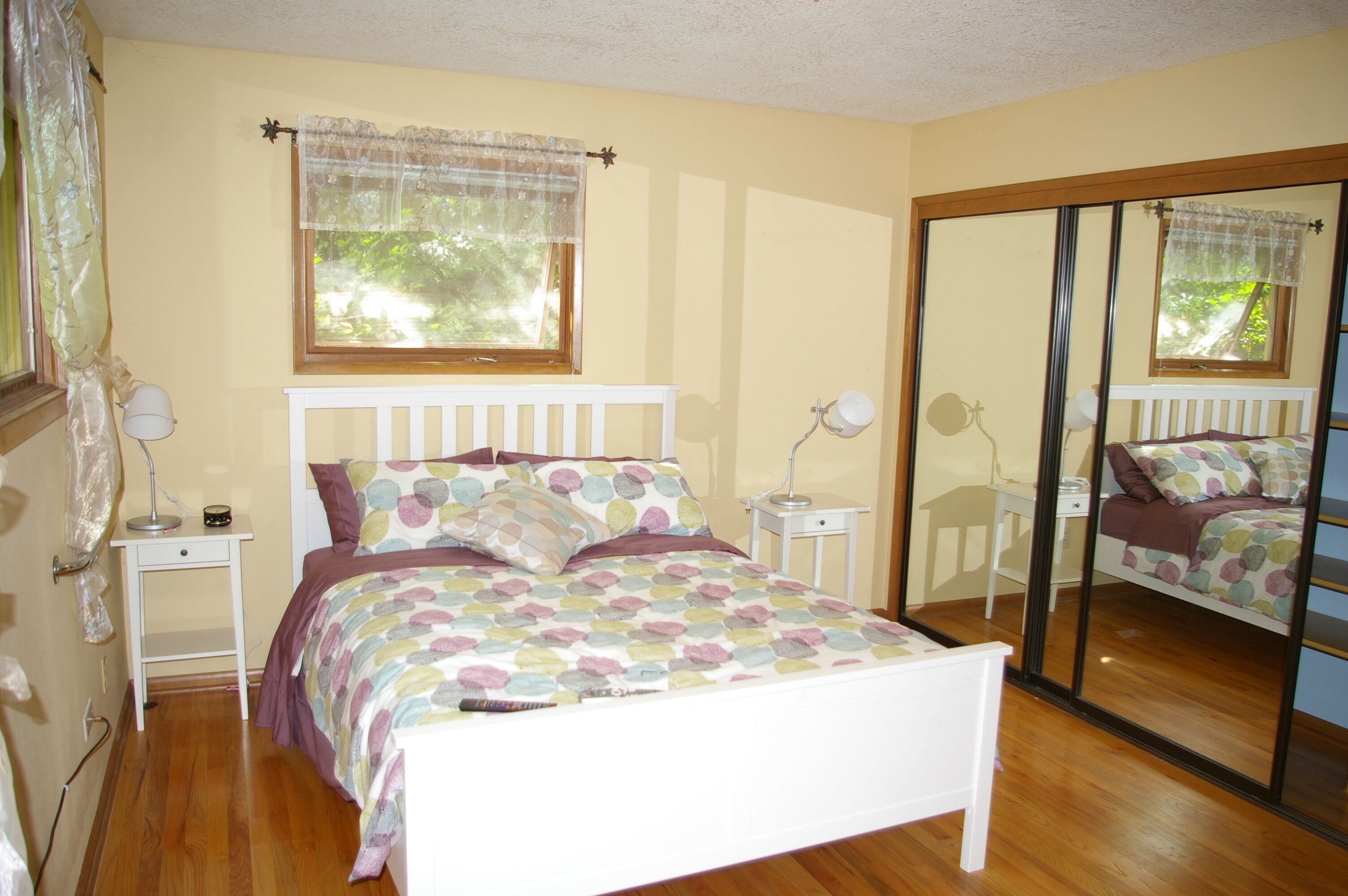 Quiet Place in the Park, 5bdrm/3bth