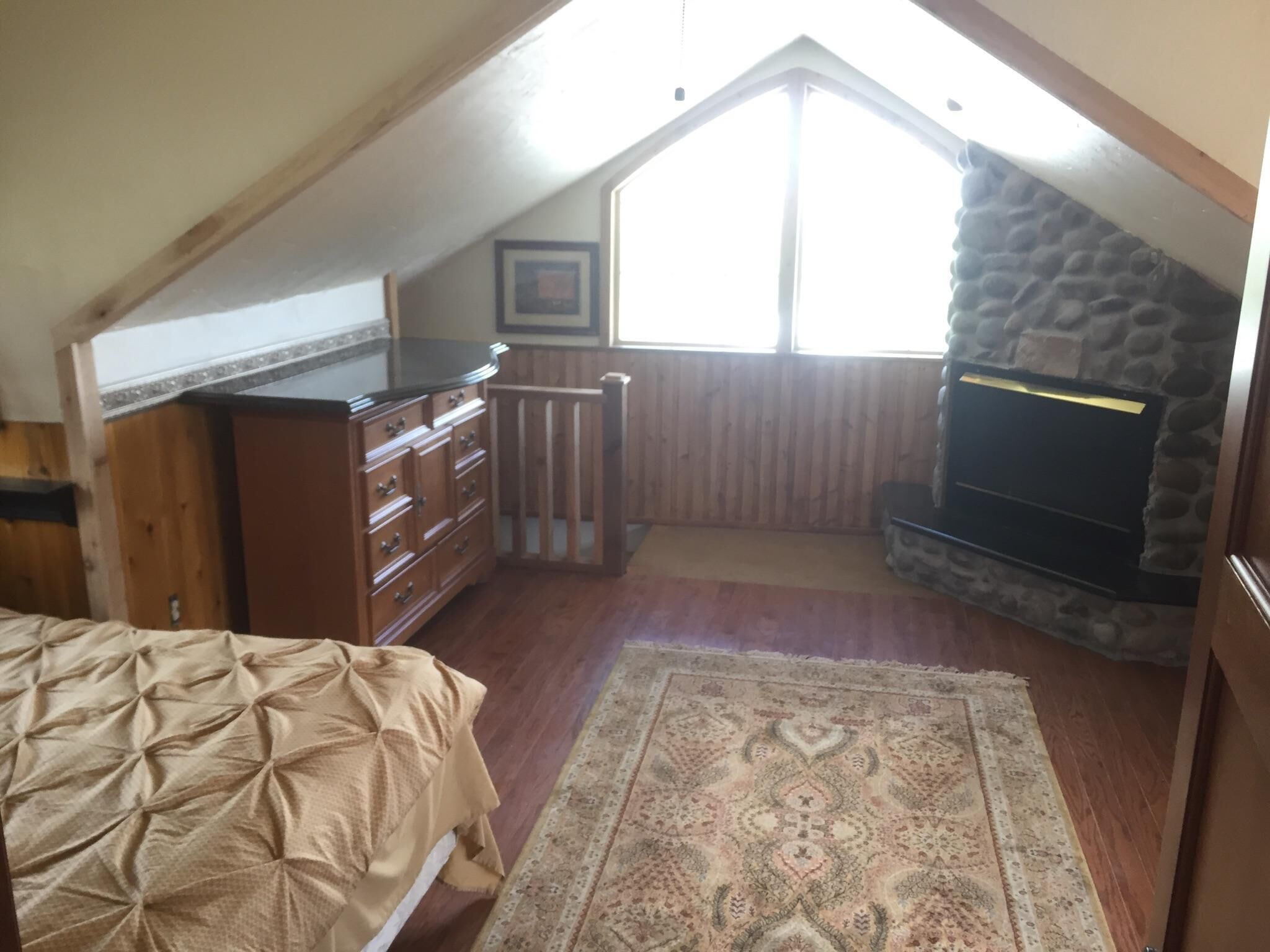 Large cozy modern cabin 