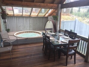 Dining - Large cozy modern cabin  (Centennial)