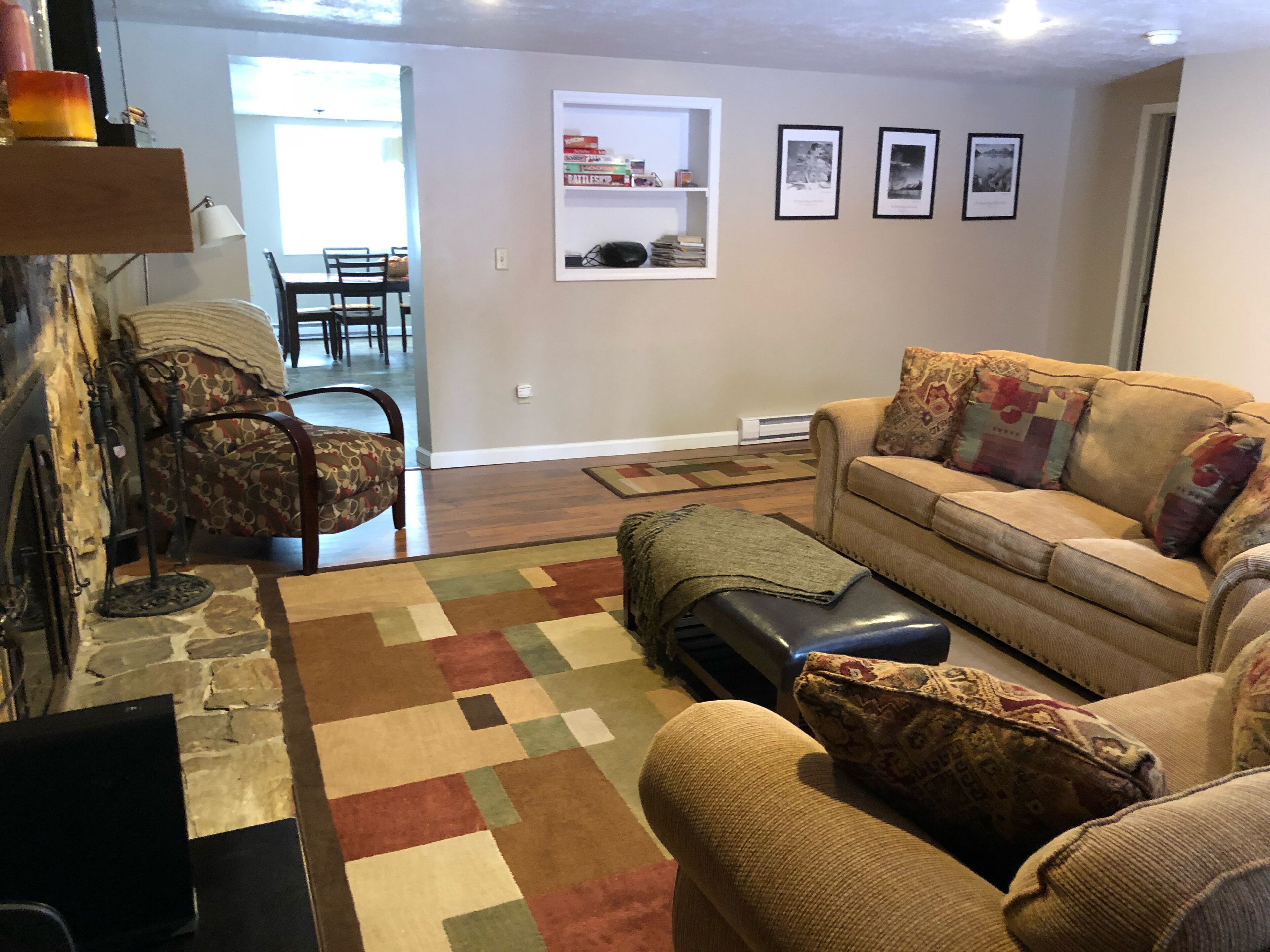 Forest Lake House, Sleeps 6, Premium Home!