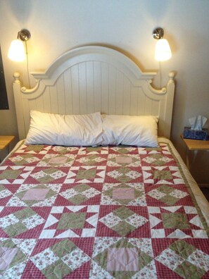 3 bedrooms, iron/ironing board, free WiFi, bed sheets - Relax Directly On The Crystal Clear Platte River! (Beulah)