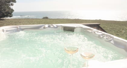 Ocean Hideaway: Your Romantic And Private Oceanfront Retreat!