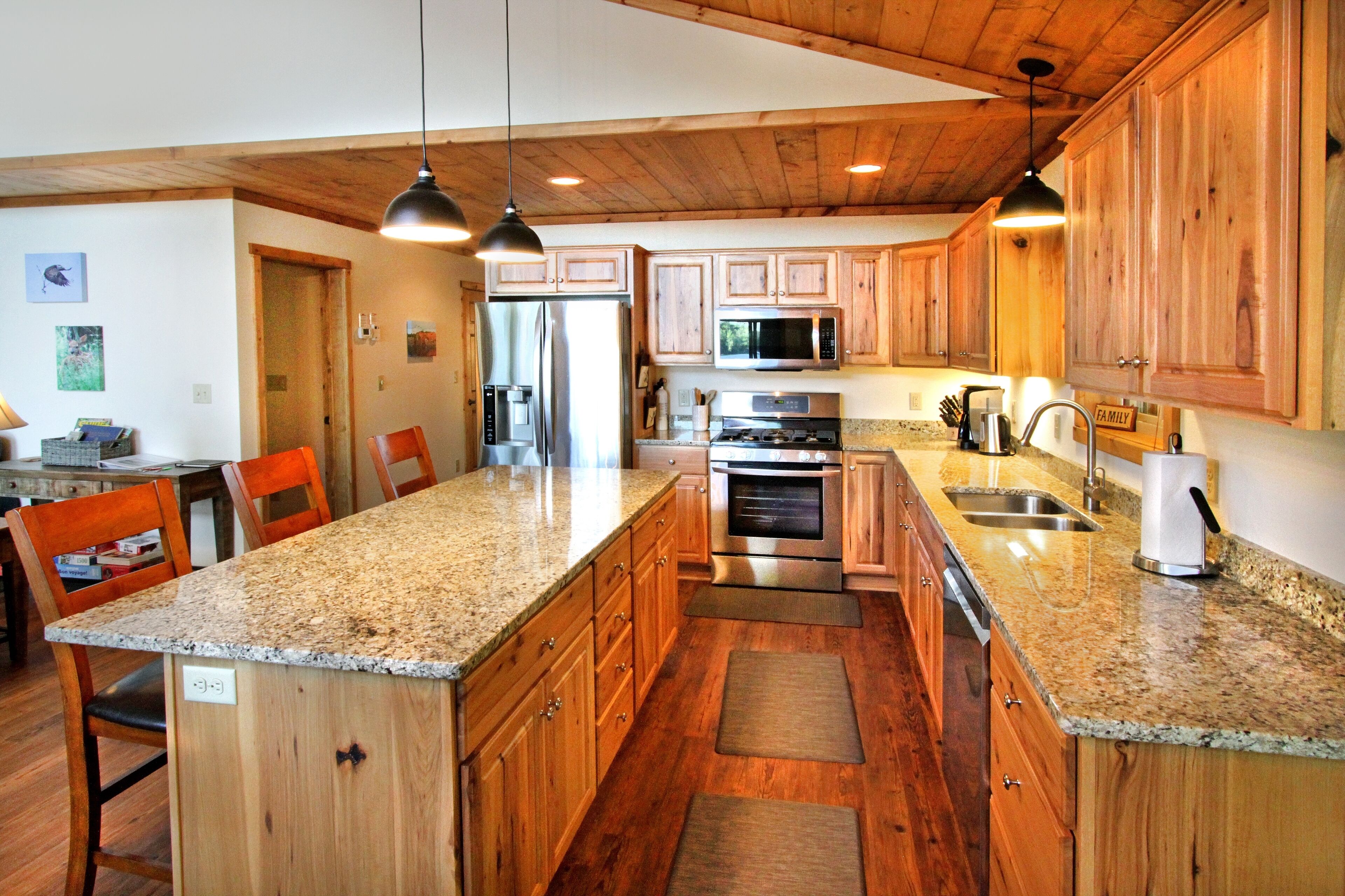 One of a kind property:Best of 2 lake fronts, 2 docks:Catfish Lake and Meta Lake