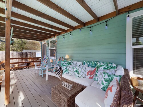 3 Blocks to Downtown Rockaway Beach