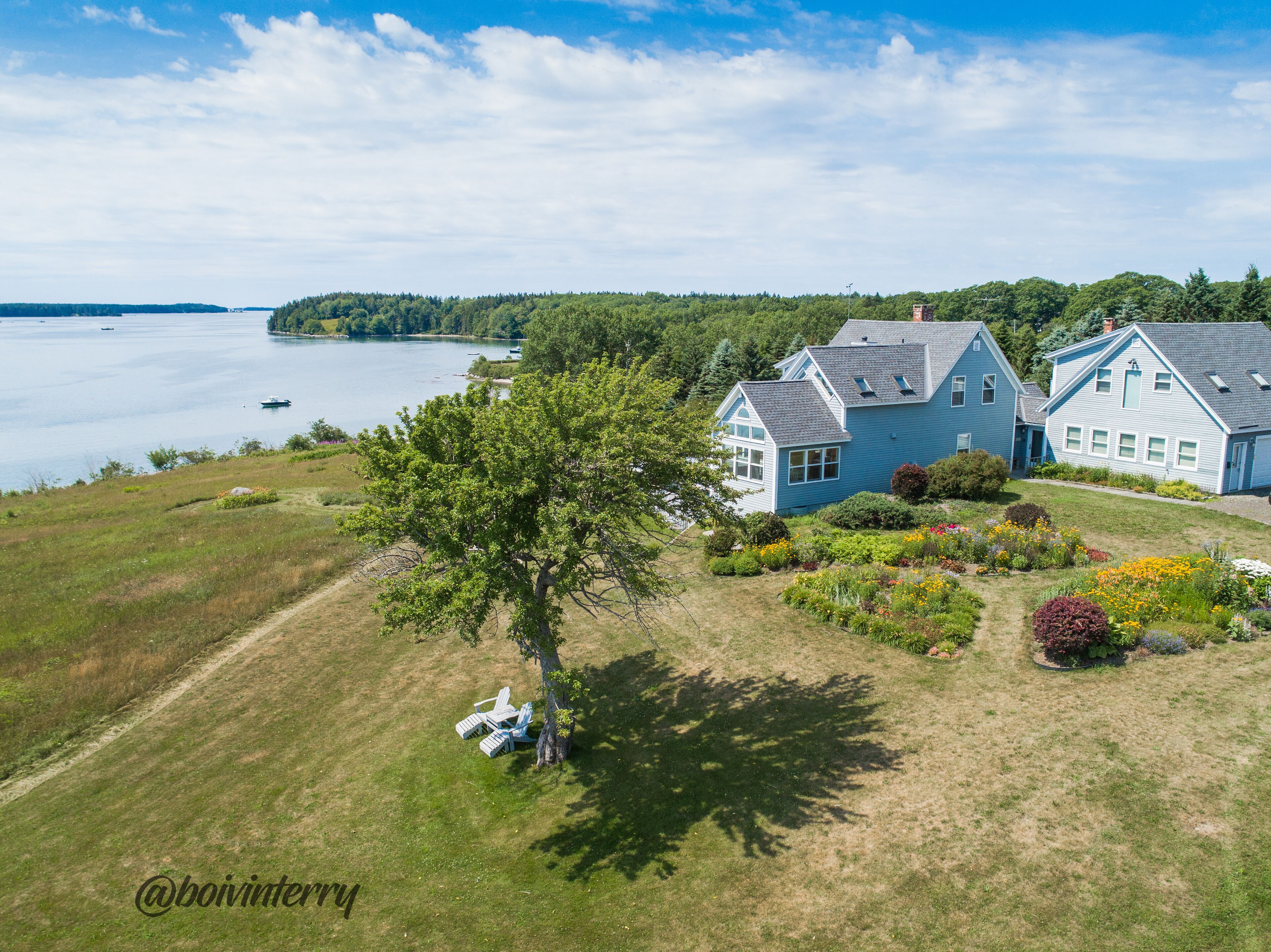 'Blue View' - Ocean Front - Incredible 10 Acres - 2 Living Spaces