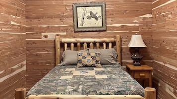 6 bedrooms, desk, iron/ironing board, free WiFi