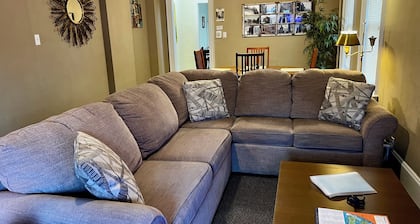 10 Minute Walk To Niagara Falls