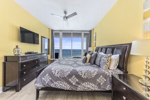 2 dormitorios, tabla de planchar con plancha, cuna de viaje