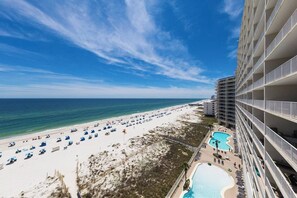 On the beach - Lighthouse 803 - Beachfront with views! (Gulf Shores)