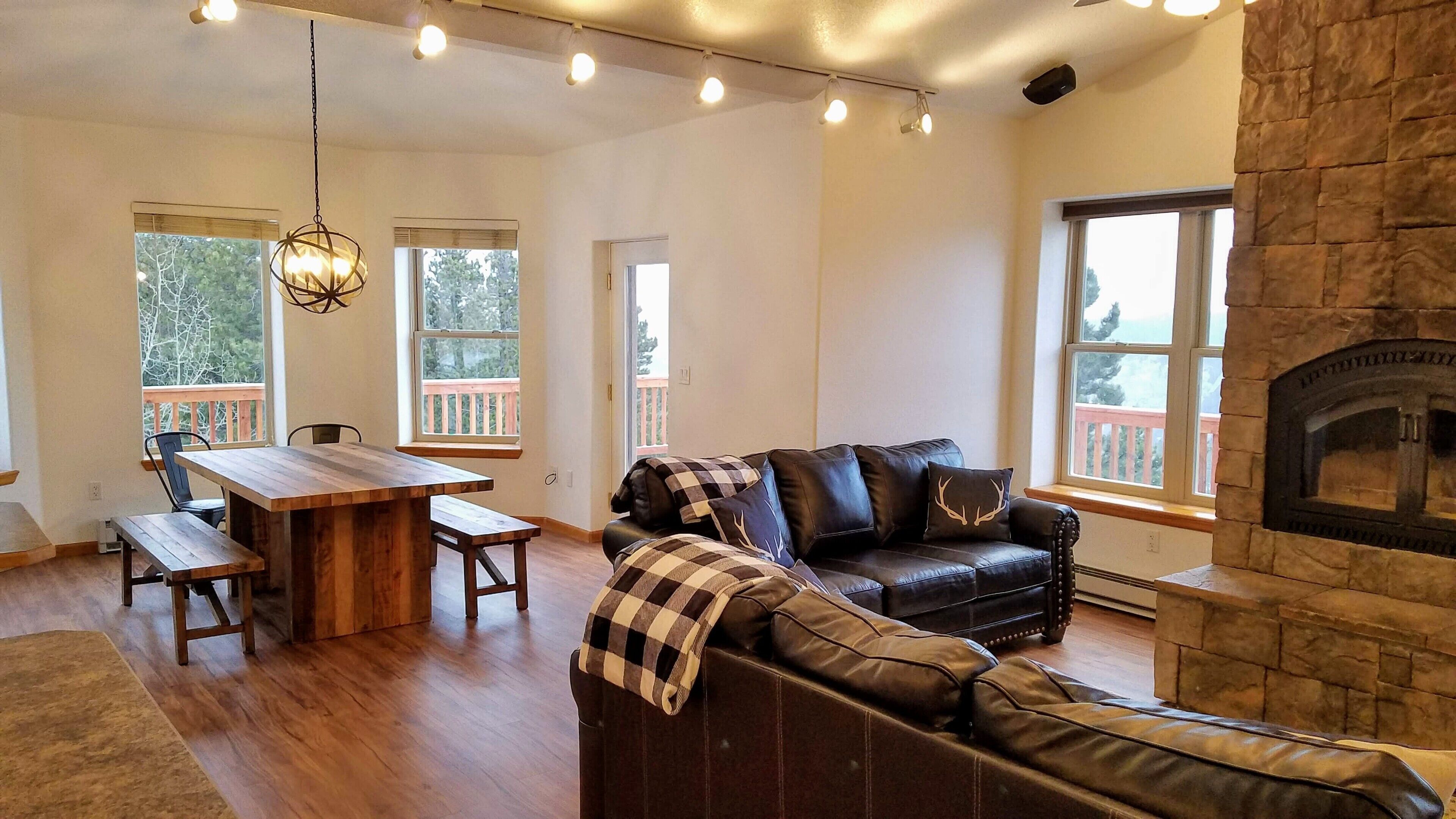 Grandview Lodge at 8400 ft near Golden/Boulder, CO