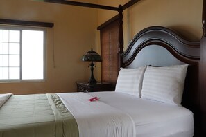 8 bedrooms, iron/ironing board, WiFi, bed sheets