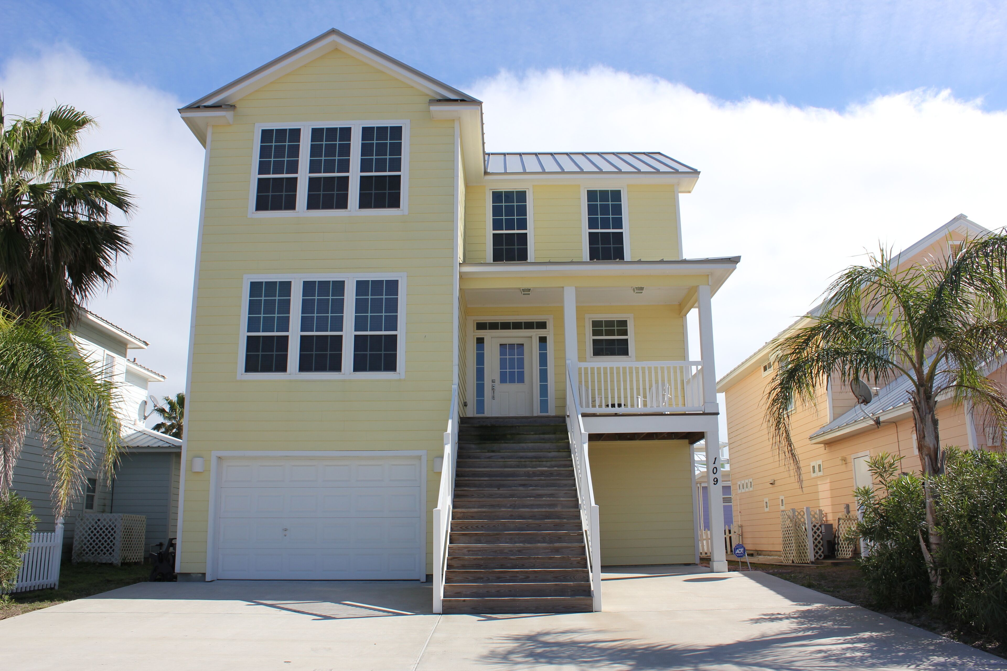 GULFSIDE COMMUNITY WITH BOARDWALK (FOR GOLFCARTS) AND 2 COMMUNITY SWIMMING POOLS