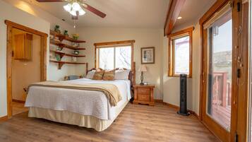 3 bedrooms, iron/ironing board, travel crib, free WiFi