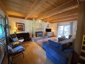 Smart TV, fireplace, DVD player