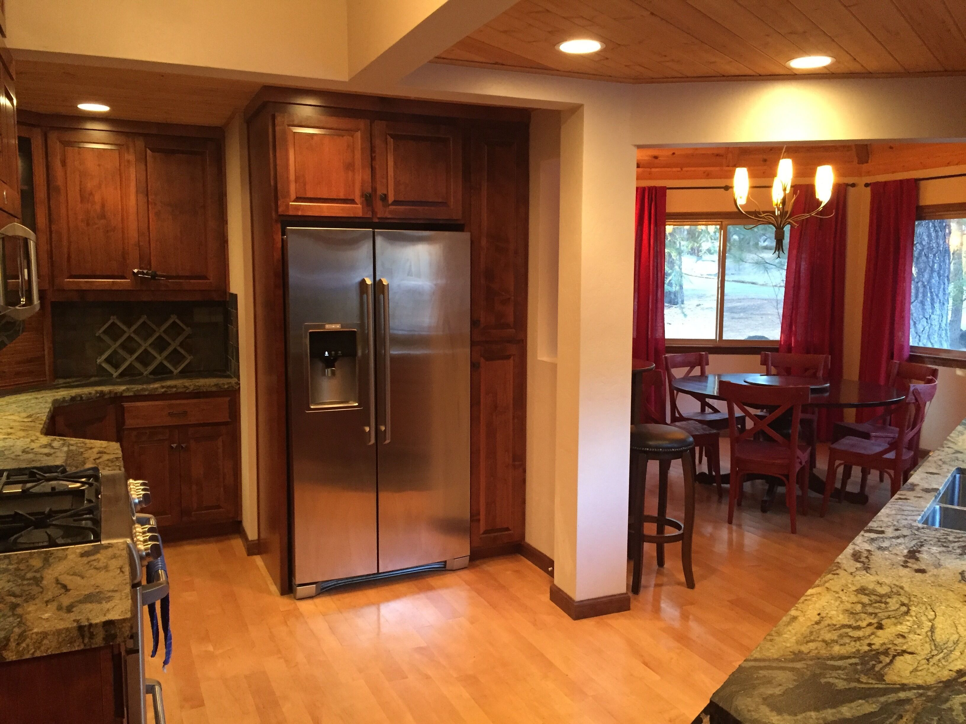 Gated Neighborhood- Short Walk to Private HOA Beach - Hot Tub -Grassy Yard