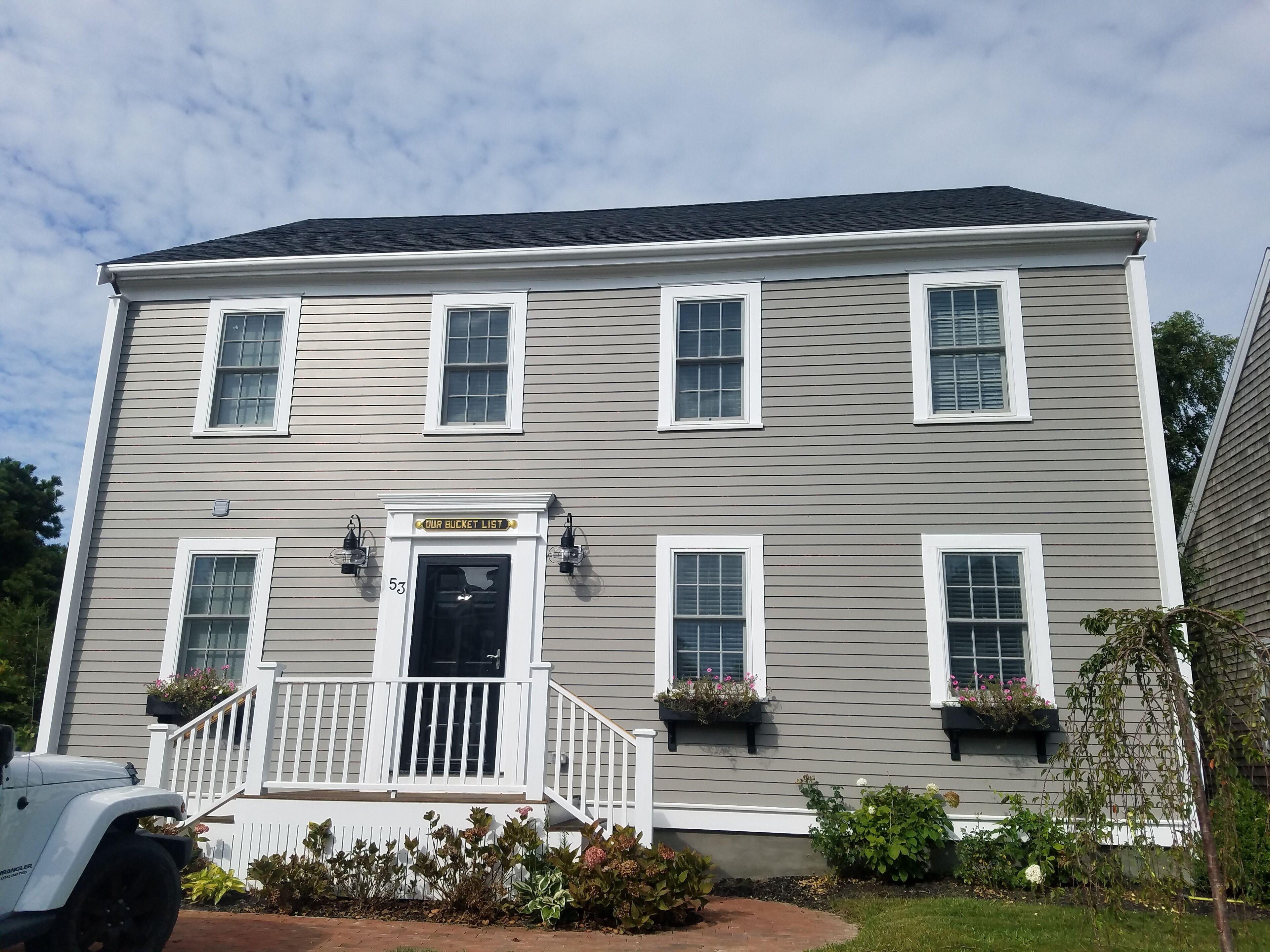 Priv yard, granite counters, marble bathrooms, pool, tennis, pickleball, grill