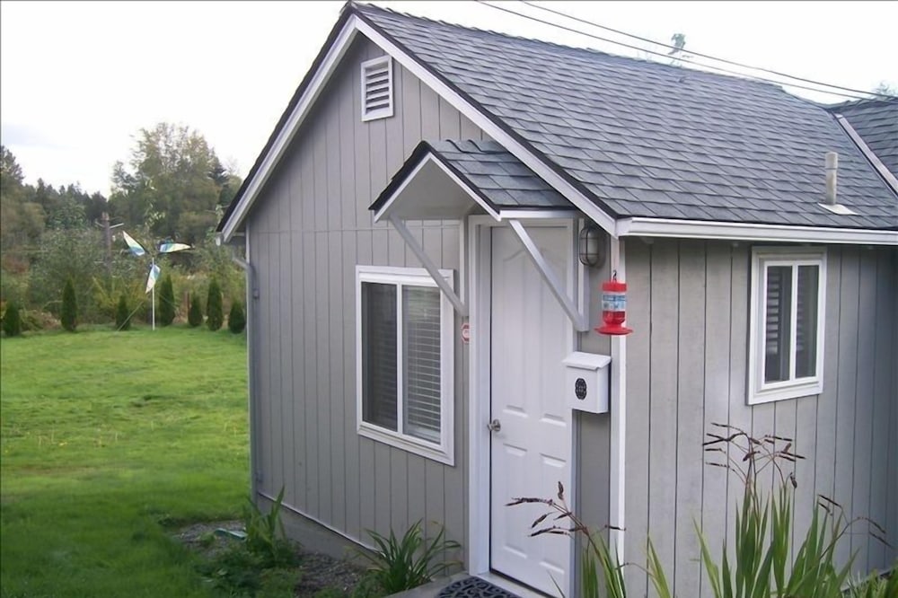 Stay at Lake Forbes Cottage, Your Home Away from Home