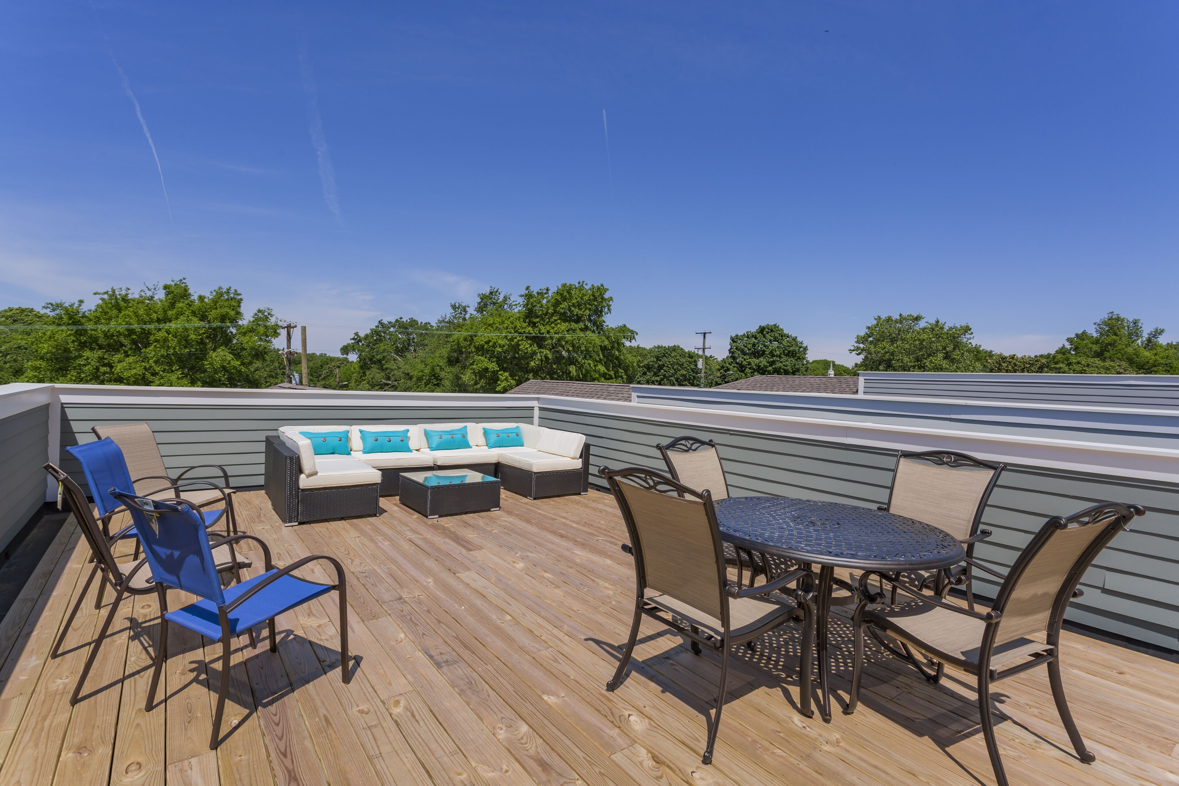 SIDE BY SIDE HOUSES, Large Groups, 4th Night Free, 3mi to Downtown