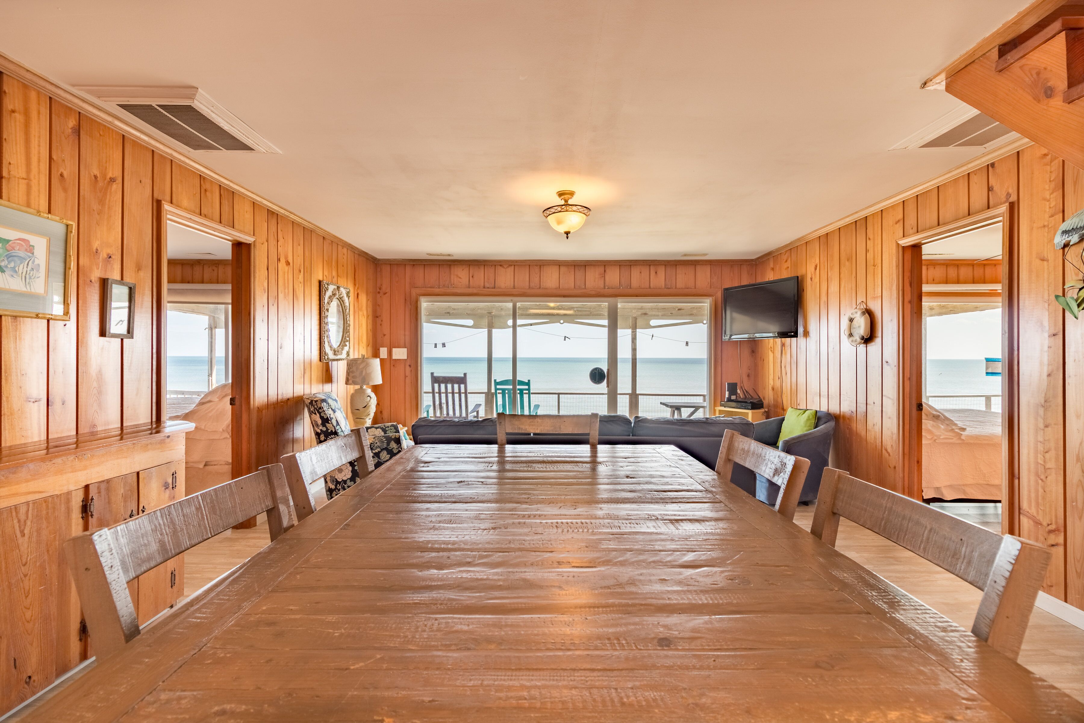 OCEANFRONT ---Great Summer Rates---  Pet Friendly