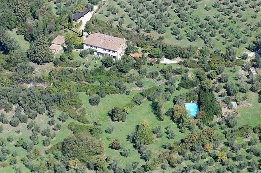 Florence Countryside Elegant Apartment Suite with Pool
