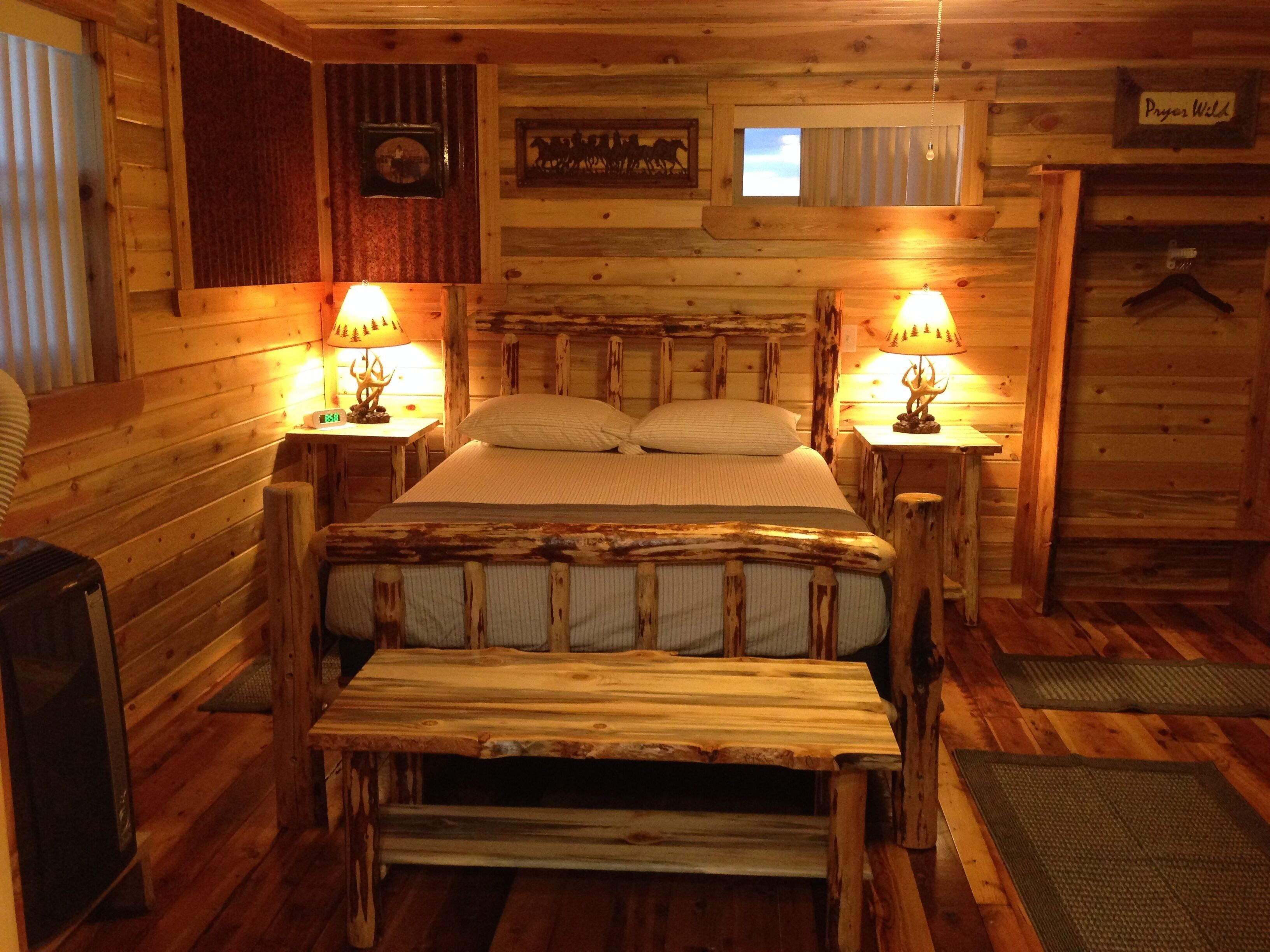 The Bunkhouse: Mountain views, solitude, close to  town and many western sights.