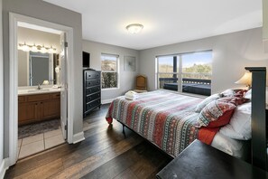 6 bedrooms, desk, iron/ironing board, free WiFi