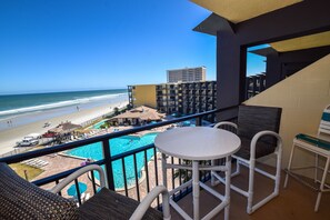 Outdoor dining - Family-friendly Amazing Ocean Front True One Bedroom Sleeps 6 SPRING MEGA SALE! (Daytona Beach)