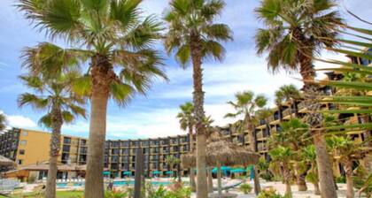 Family-friendly Amazing Ocean Front True One Bedroom Sleeps 6 SPRING MEGA SALE!