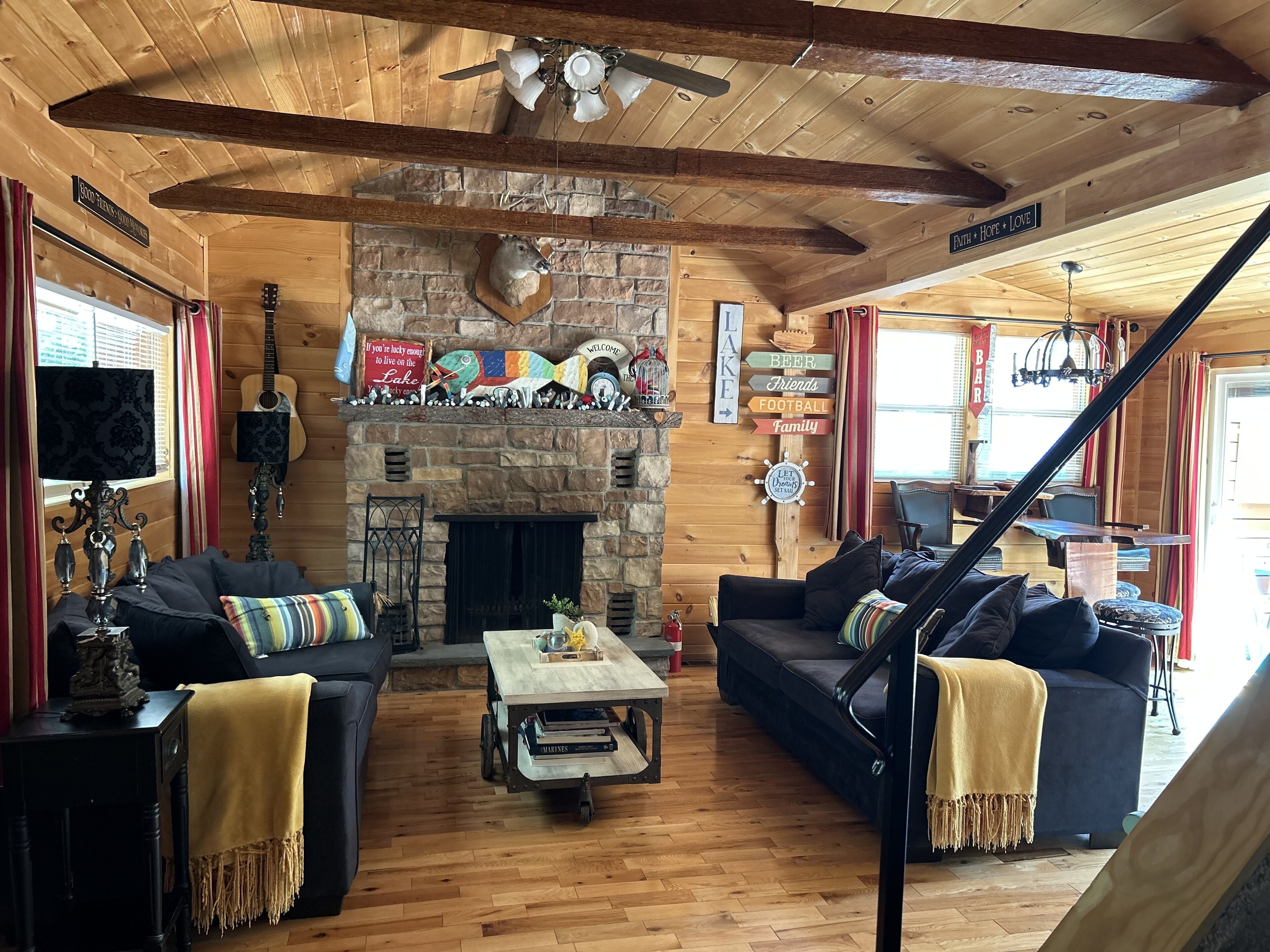 Lake Wallenpaupack water front, hot tub, boat dock, kayaks, pontoon boat, swings