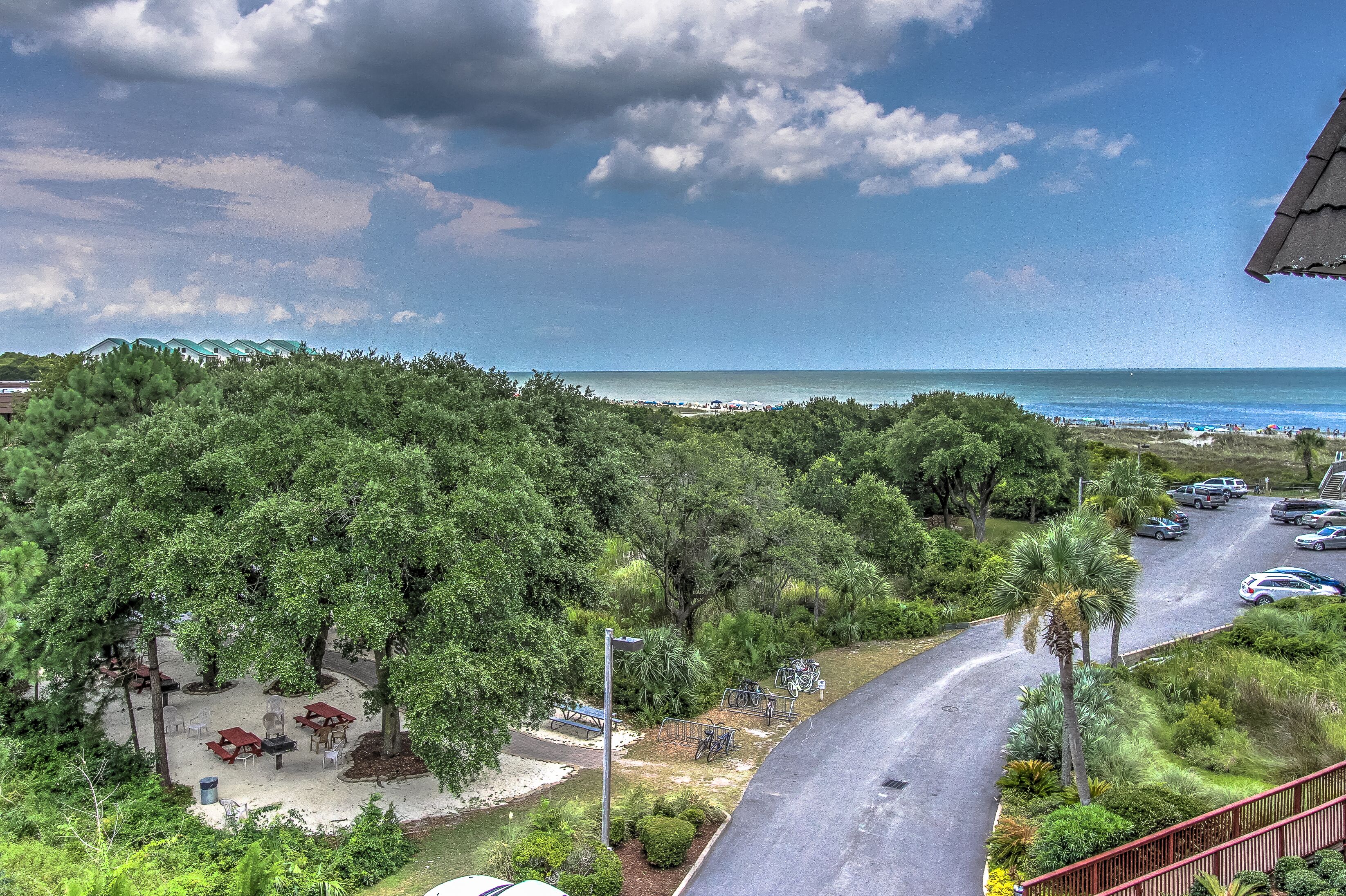 Parkplätze auf dem Gelände