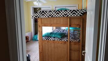 3 bedrooms, WiFi, bed sheets