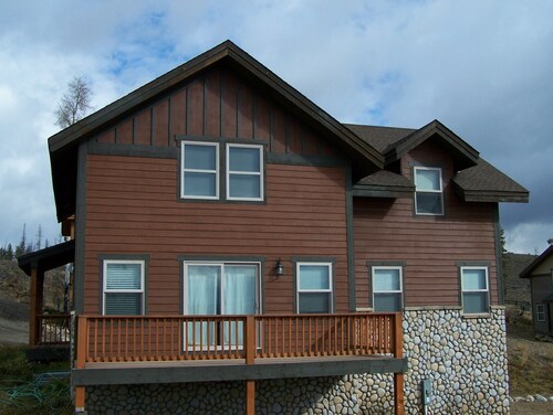 Spacious  Home + Views!  