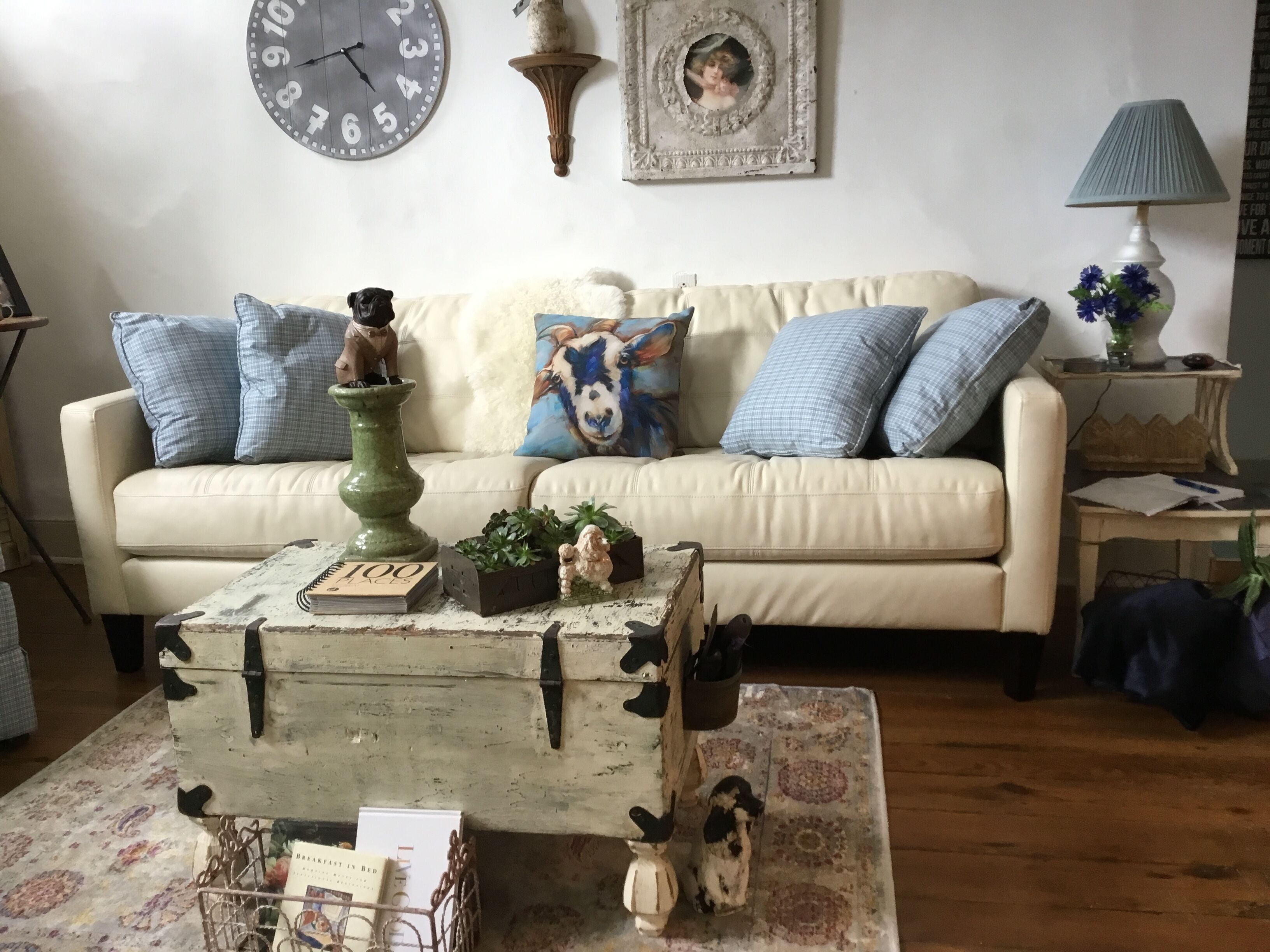 MS Bette’s has added a Hot Tub to our 3 bedroom 1 bath rental!