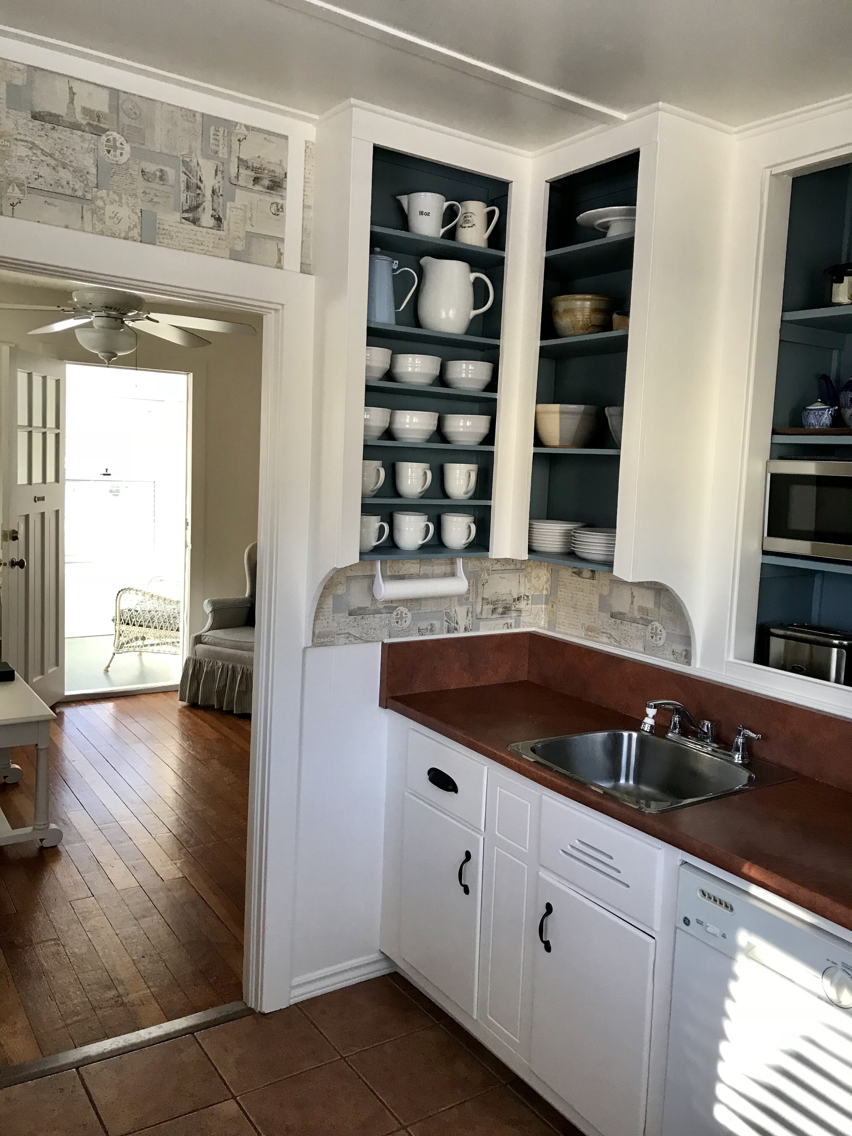 Location & Charm - Steps To The Lake And The Main Street