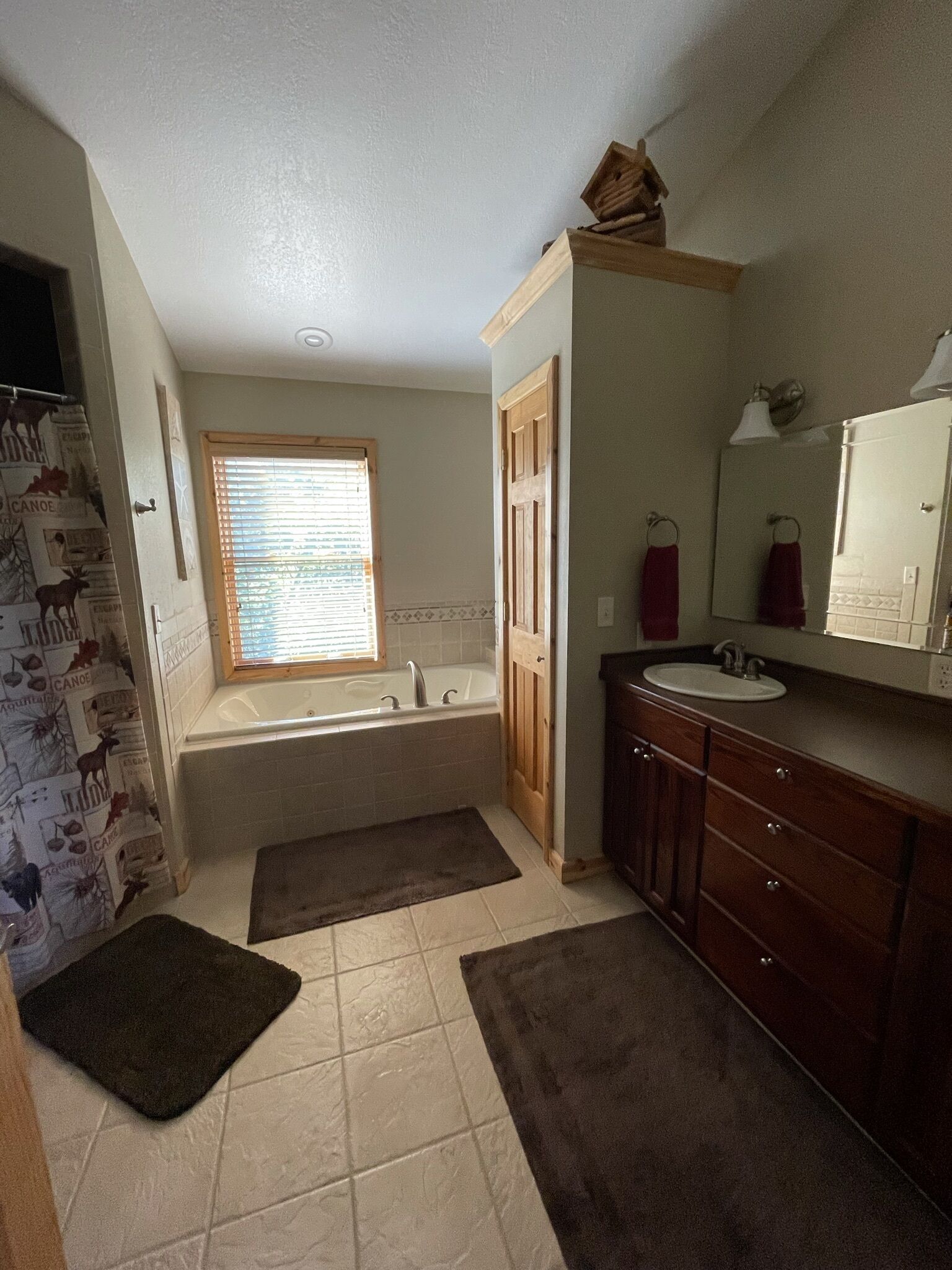 Log Home In Beautiful Grand Marais , Mi 