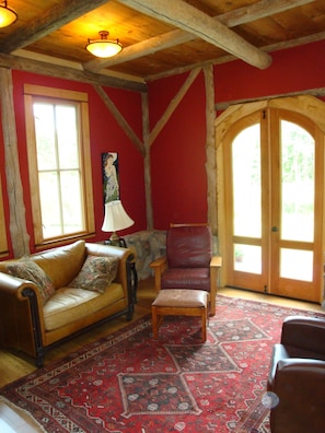 تلفزيون، مدفأة، مشغل دي في دي، كُتُب