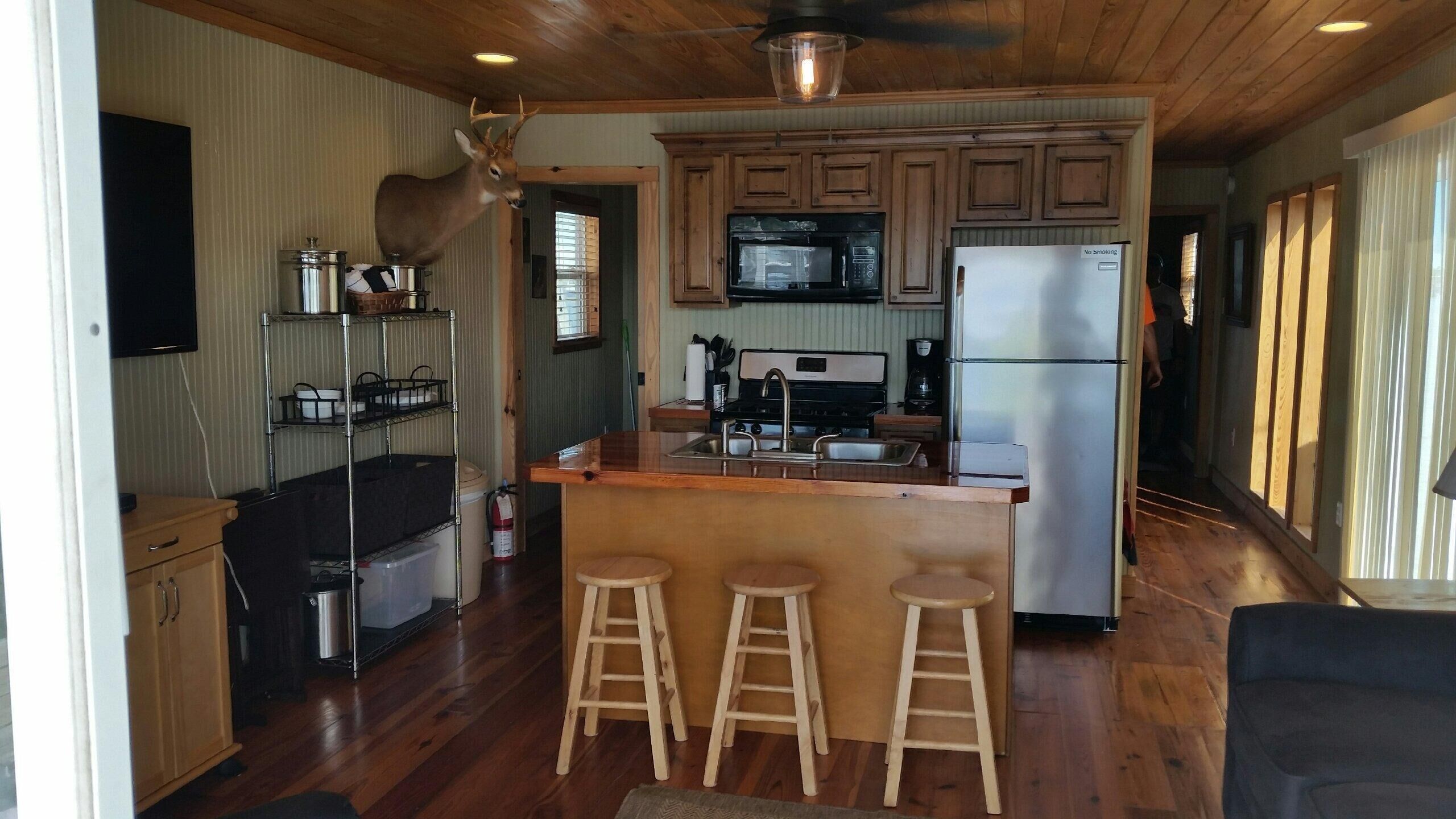 Beautiful 3Bd Houseboat in the Venice For Rent