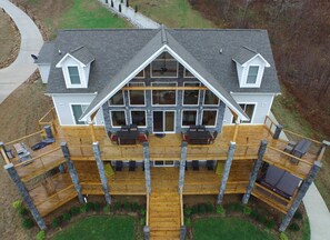 المنشأة من الخارج