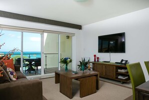 Fernseher, Tischfußball