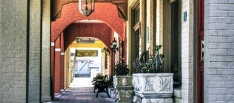2 Bedroom Pet-Friendly Stay, Pool & Beach Access