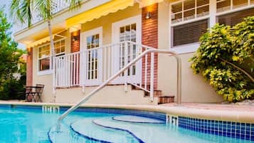 Piscina externa, piscina aquecida